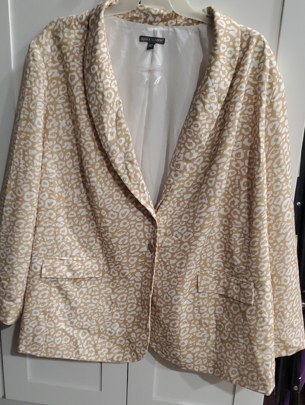 Jessica London Cream and Tan Leopard-Print Shawl Collar Blazer